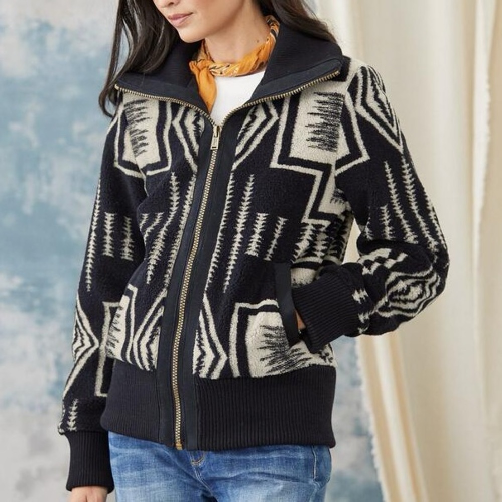 Pendelton Women's Black and Cream Patterned Jacket